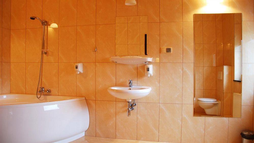 Hotel Dobosz Полице Екстериор снимка