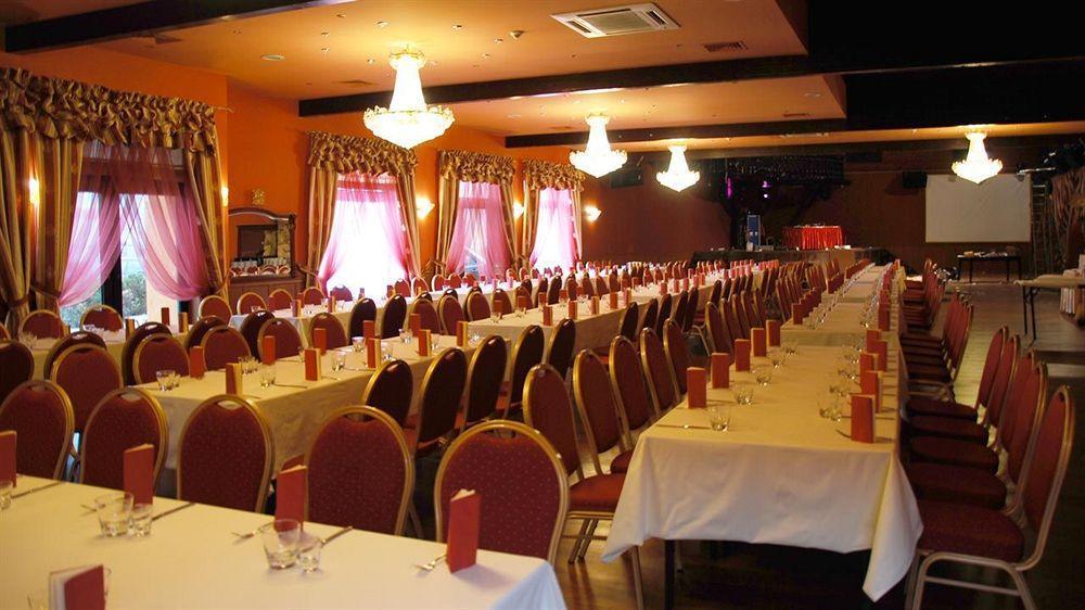 Hotel Dobosz Полице Екстериор снимка