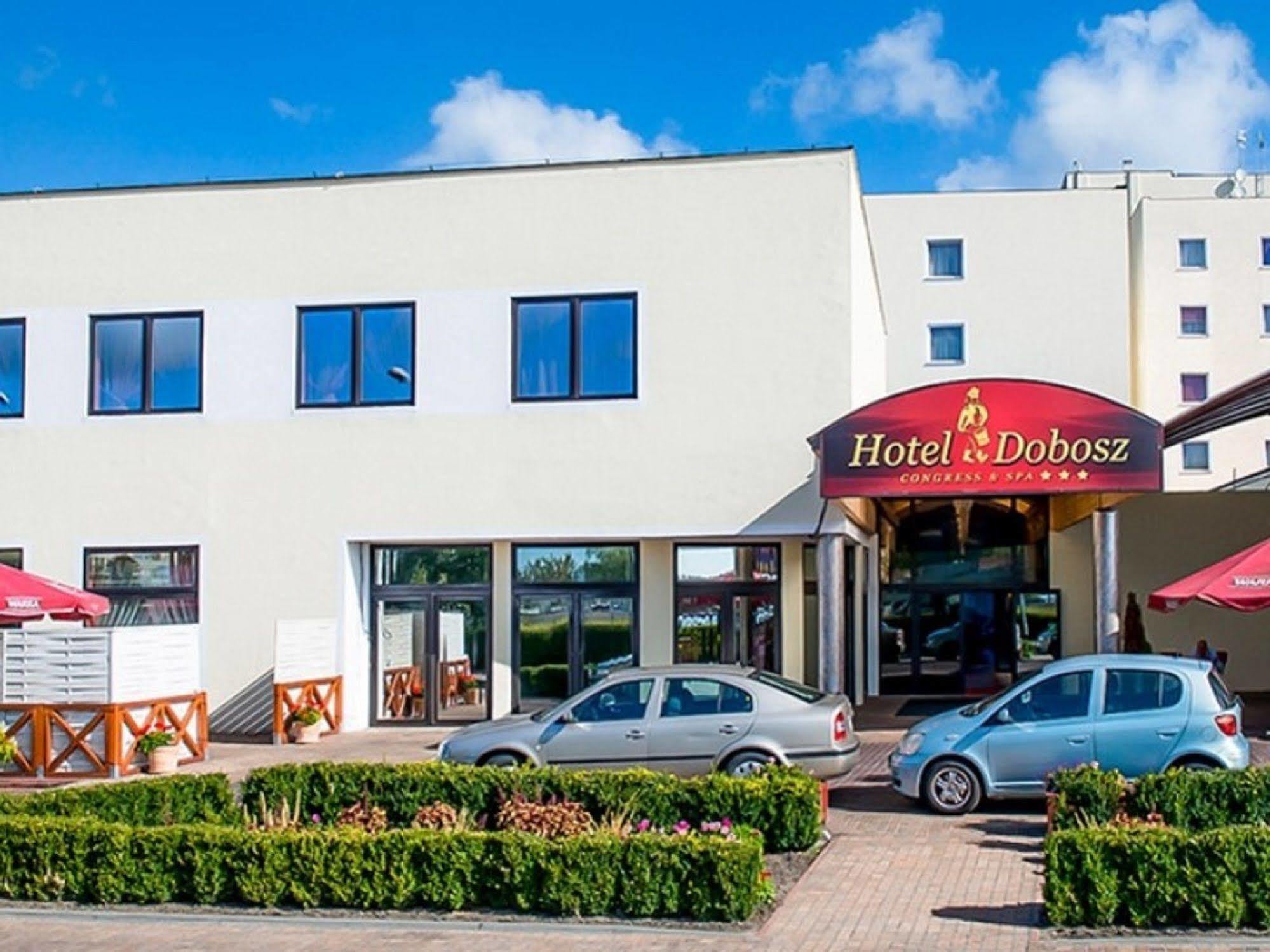 Hotel Dobosz Полице Екстериор снимка