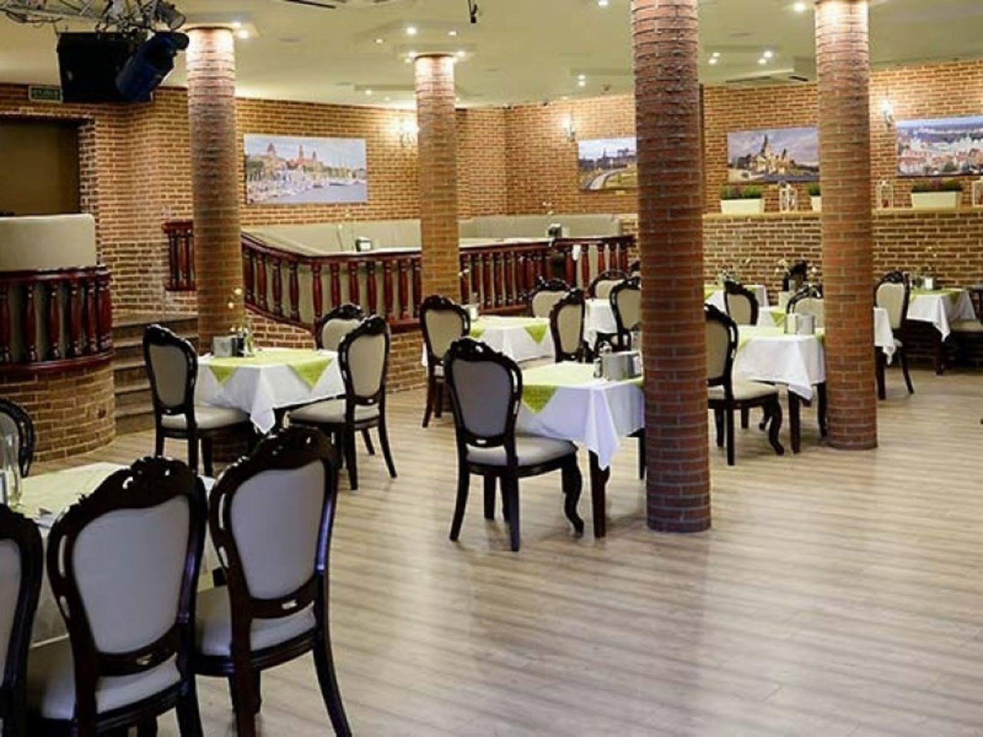 Hotel Dobosz Полице Екстериор снимка