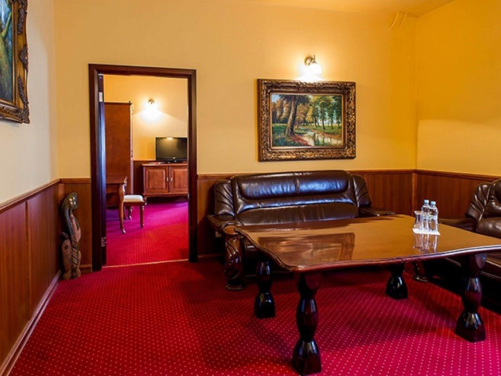 Hotel Dobosz Полице Екстериор снимка