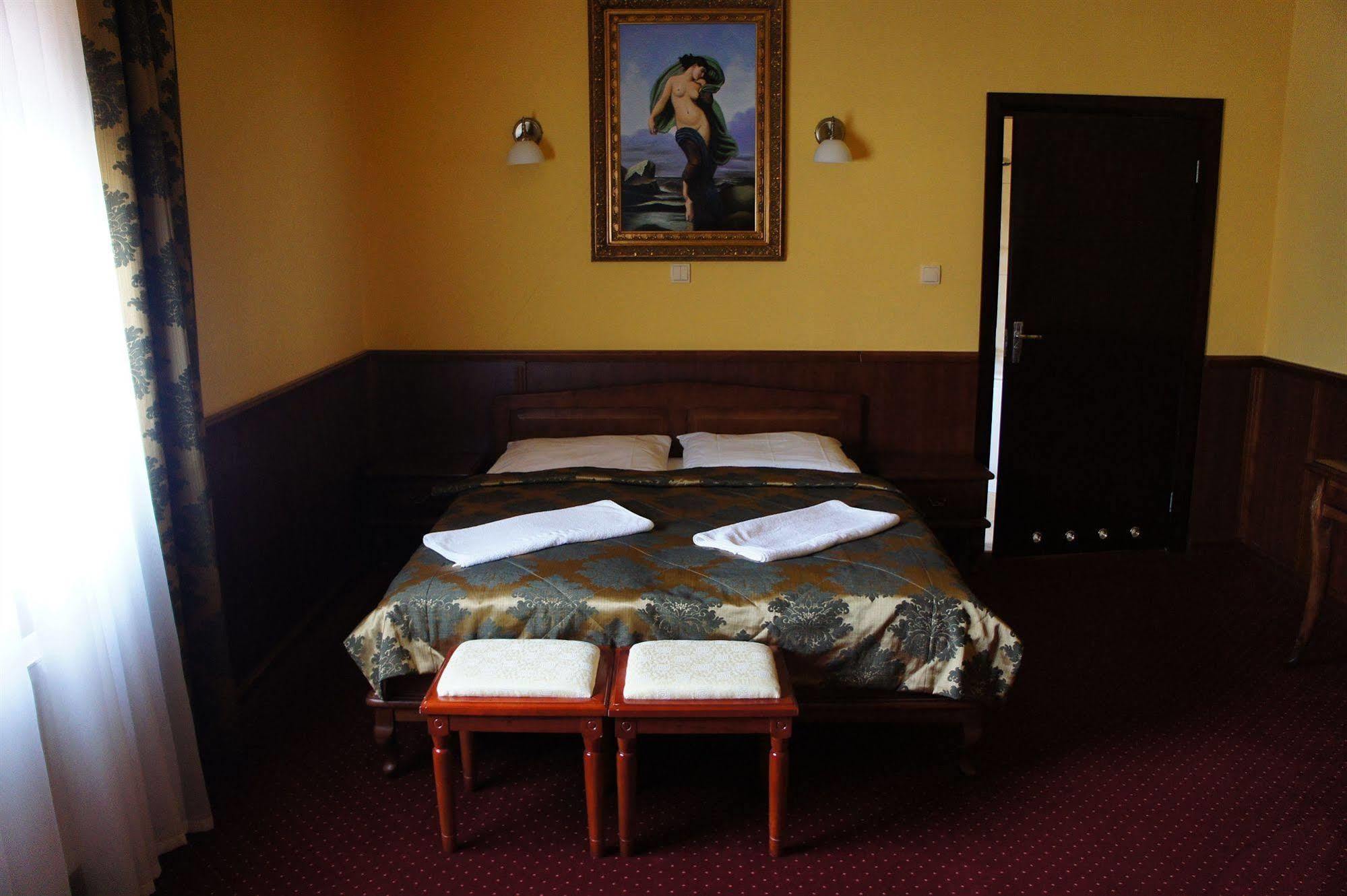 Hotel Dobosz Полице Екстериор снимка